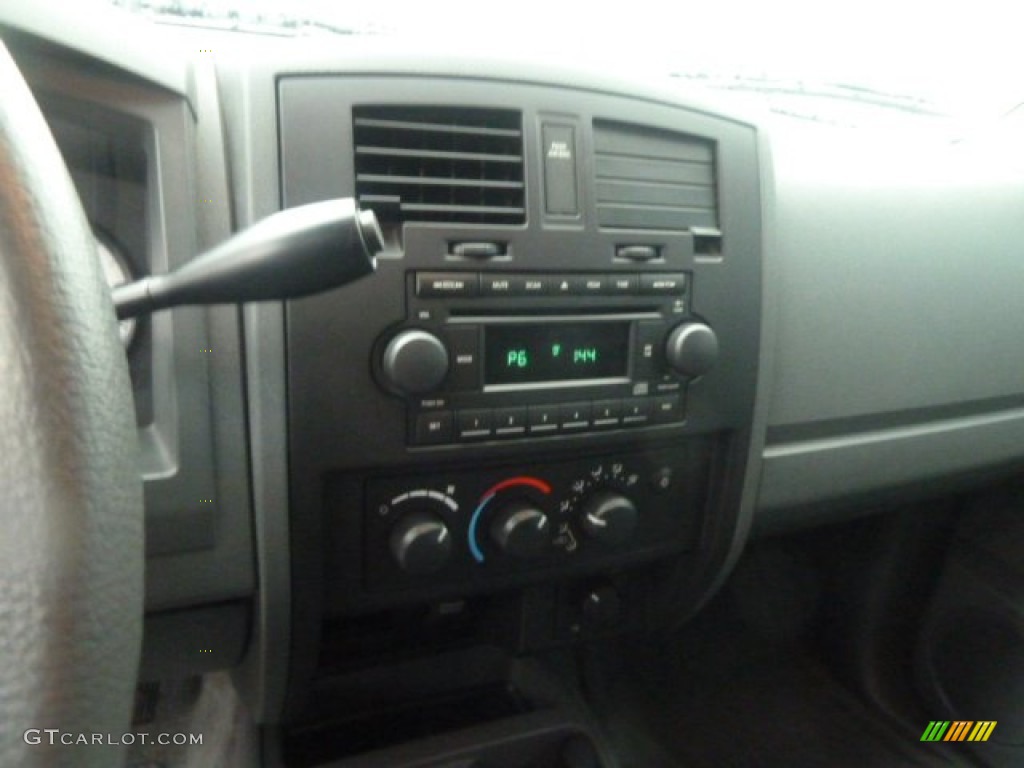 2005 Dodge Dakota ST Quad Cab 4x4 Controls Photos