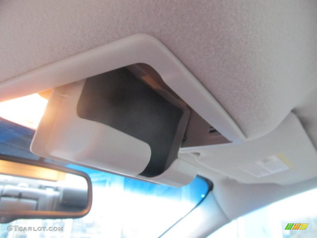 2008 Taurus Limited - Light Ice Blue Metallic / Black photo #22
