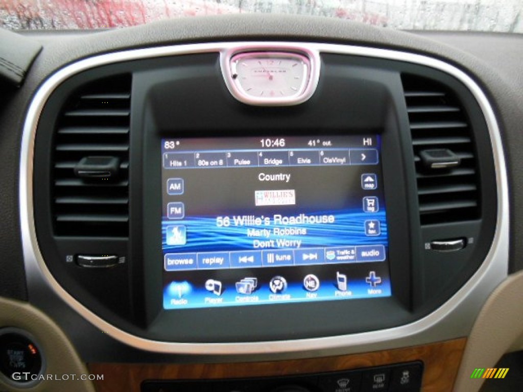 2013 Chrysler 300 C AWD Controls Photo #74507633