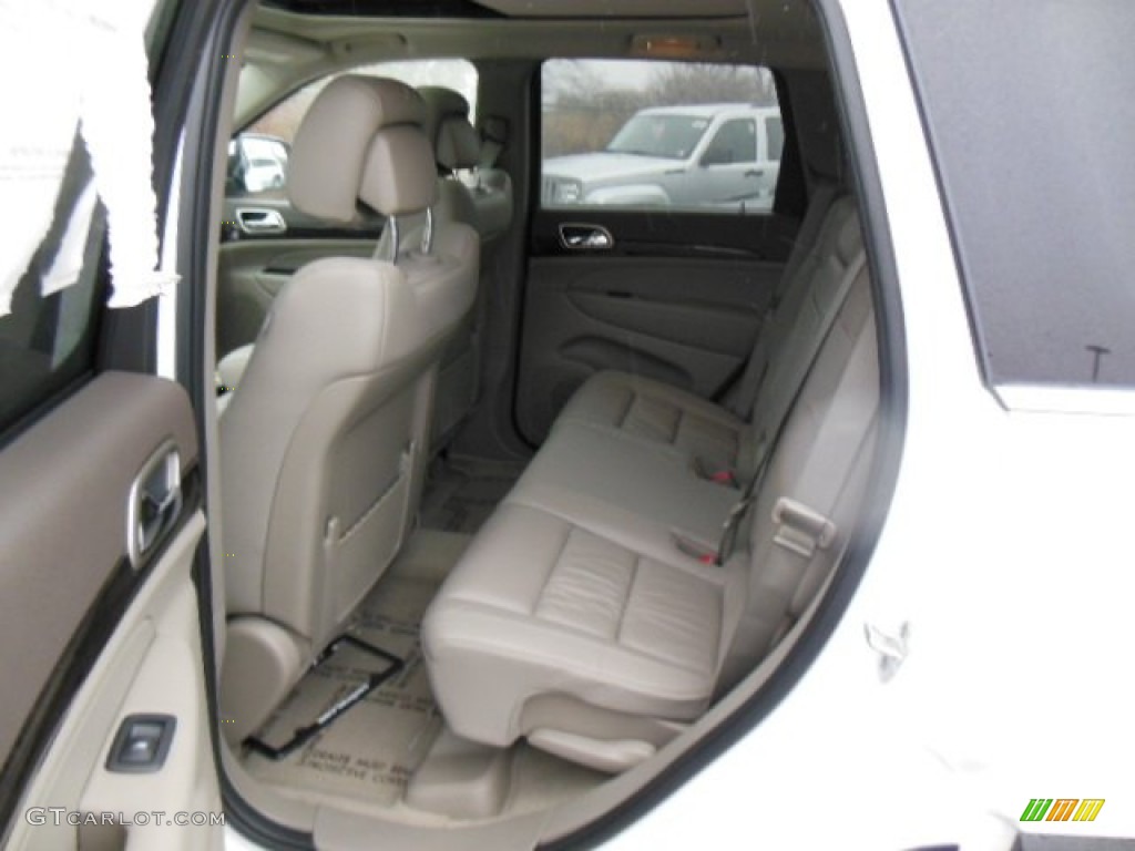 2013 Grand Cherokee Laredo X Package 4x4 - Bright White / Dark Graystone/Medium Graystone photo #13