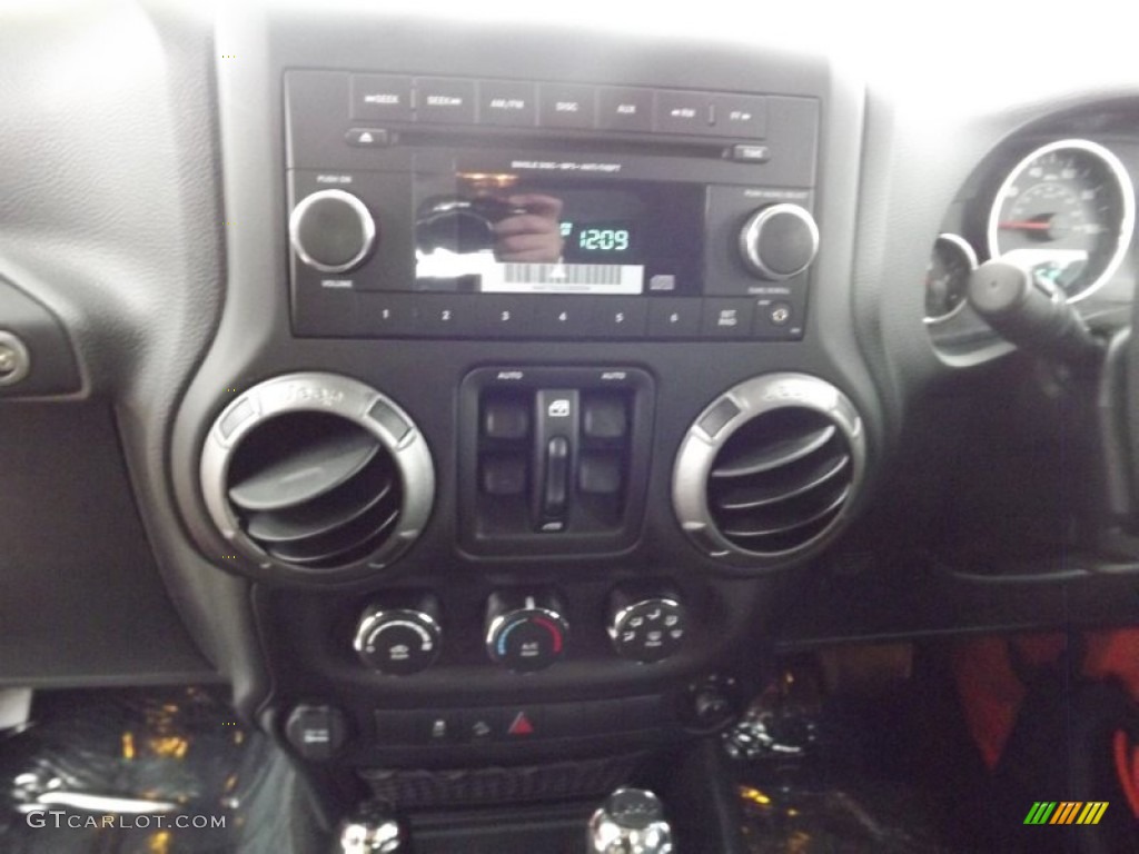2013 Jeep Wrangler Unlimited Sport 4x4 Right Hand Drive Controls Photo #74509145