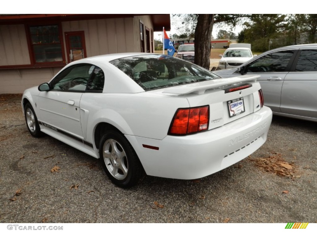 2003 Mustang V6 Coupe - Oxford White / Medium Graphite photo #6