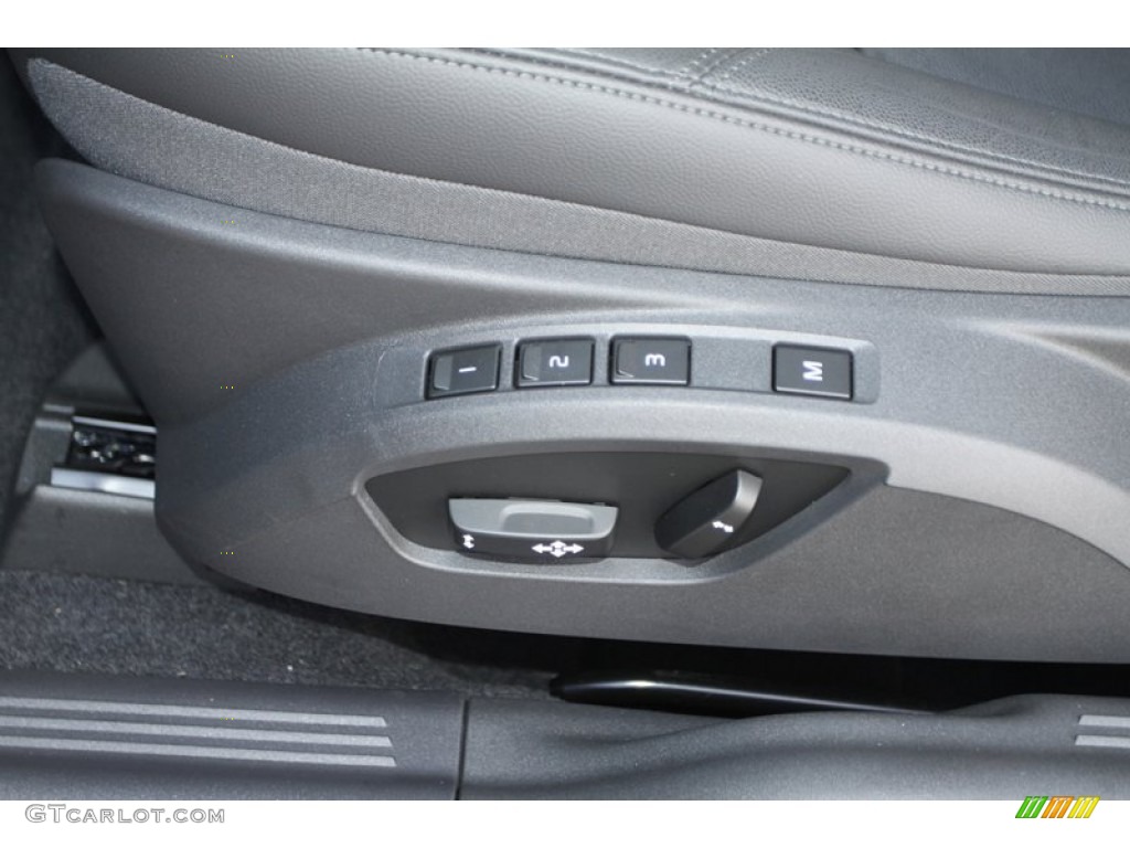 2013 C30 T5 - Titanium Grey Metallic / Off Black photo #15