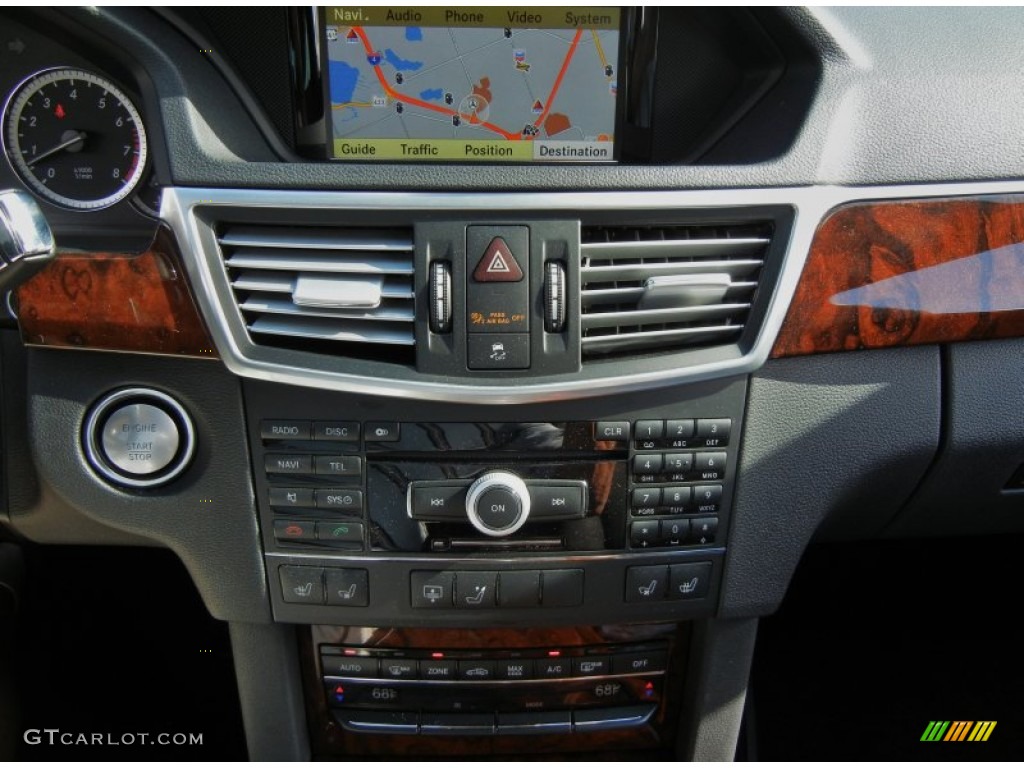 2010 Mercedes-Benz E 550 Sedan Controls Photo #74518190
