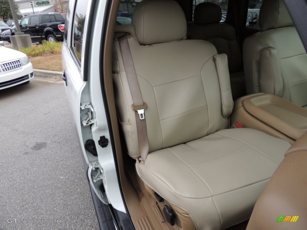 2000 Tahoe LS - Summit White / Medium Oak photo #8