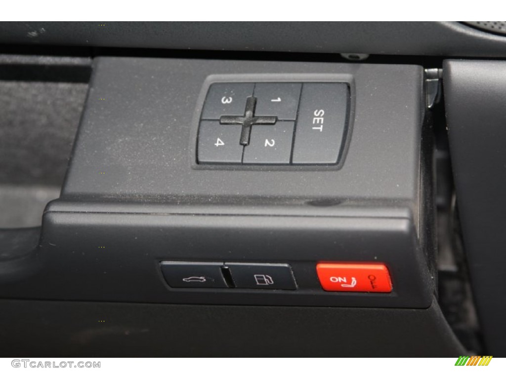 2007 Audi S8 5.2 quattro Controls Photo #74520830