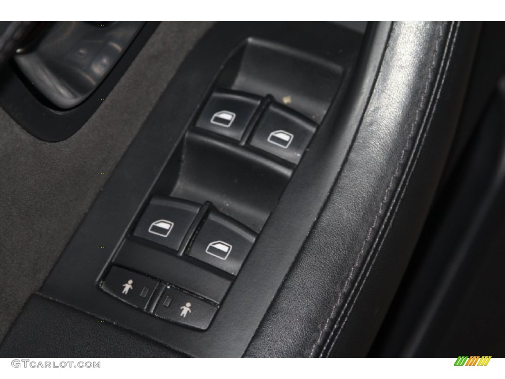 2007 Audi S8 5.2 quattro Controls Photo #74520850