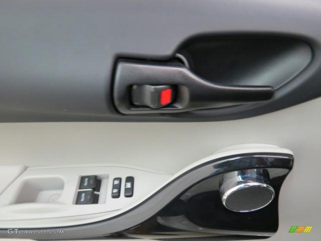 2013 Scion iQ Standard iQ Model Controls Photo #74523629