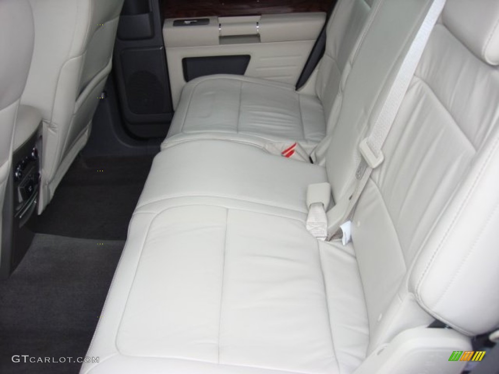2011 Ford Flex SEL Rear Seat Photos