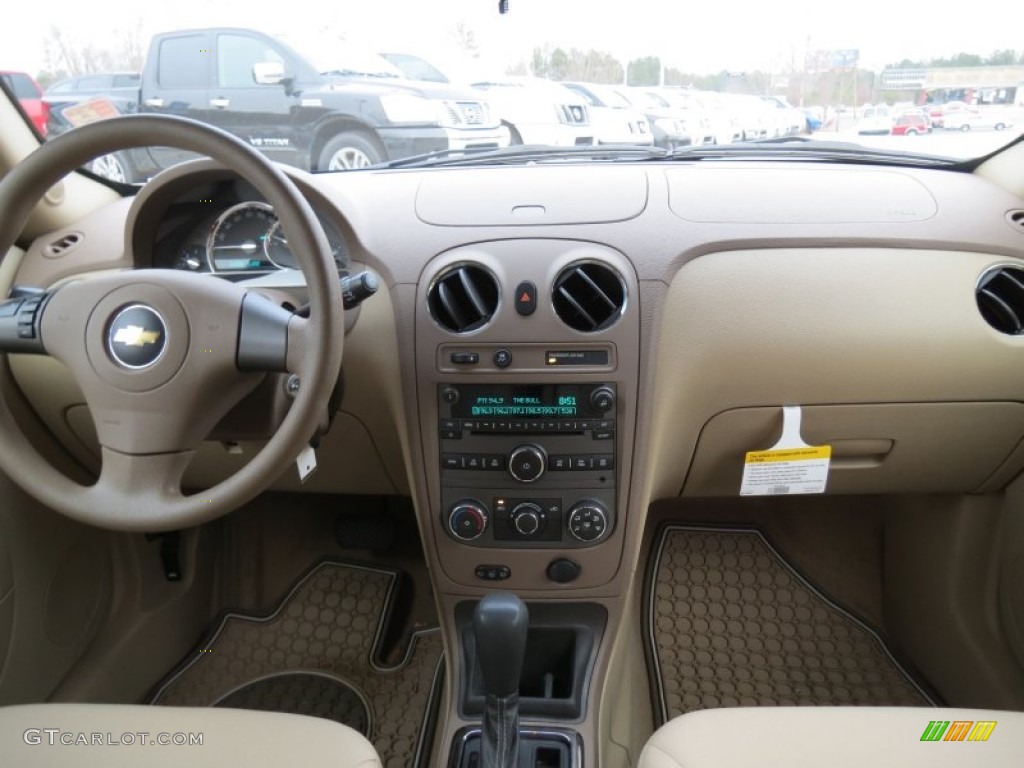 2009 HHR LS - Gold Mist Metallic / Cashmere photo #18