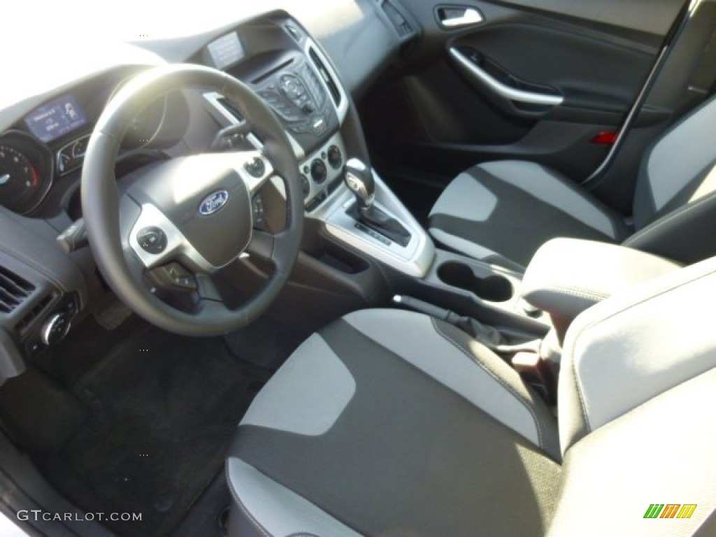 Two-Tone Sport Interior 2012 Ford Focus SE Sport Sedan Photo #74526557