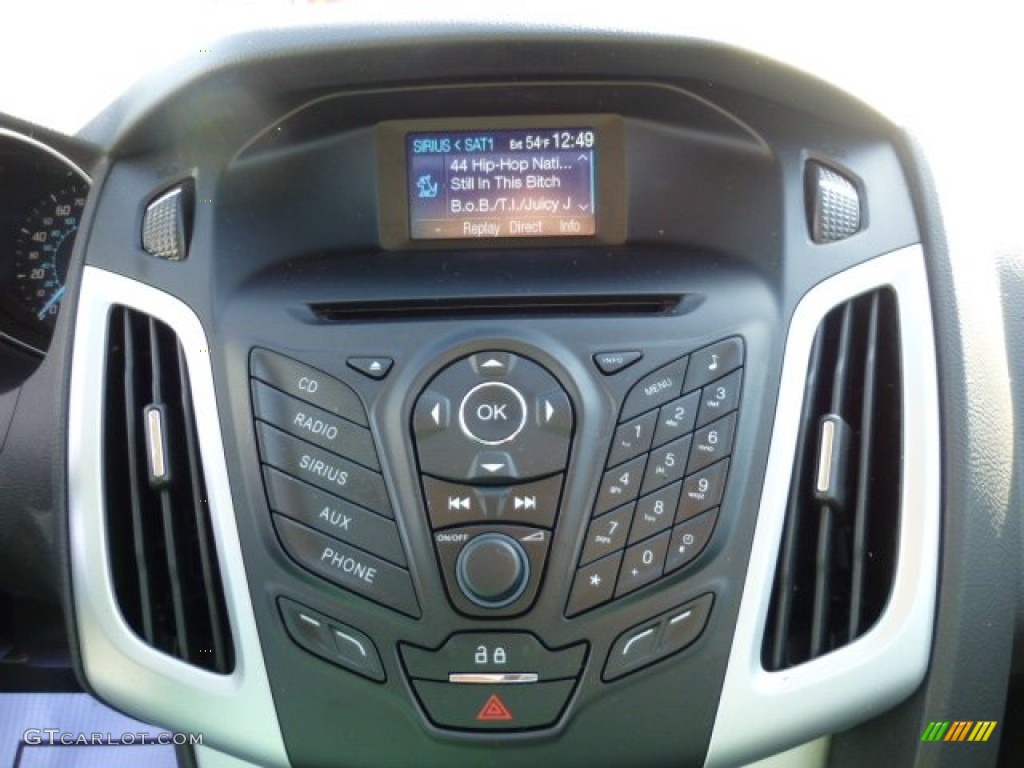 2012 Ford Focus SE Sport Sedan Controls Photo #74526593