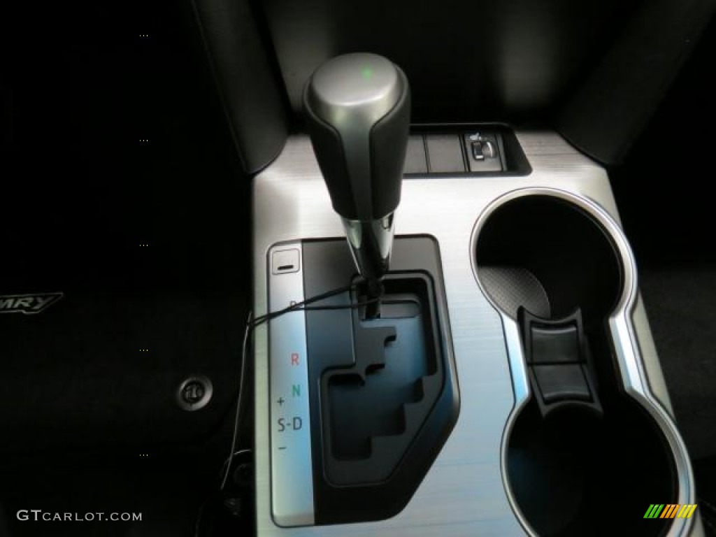 2012 Camry SE V6 - Super White / Black photo #14
