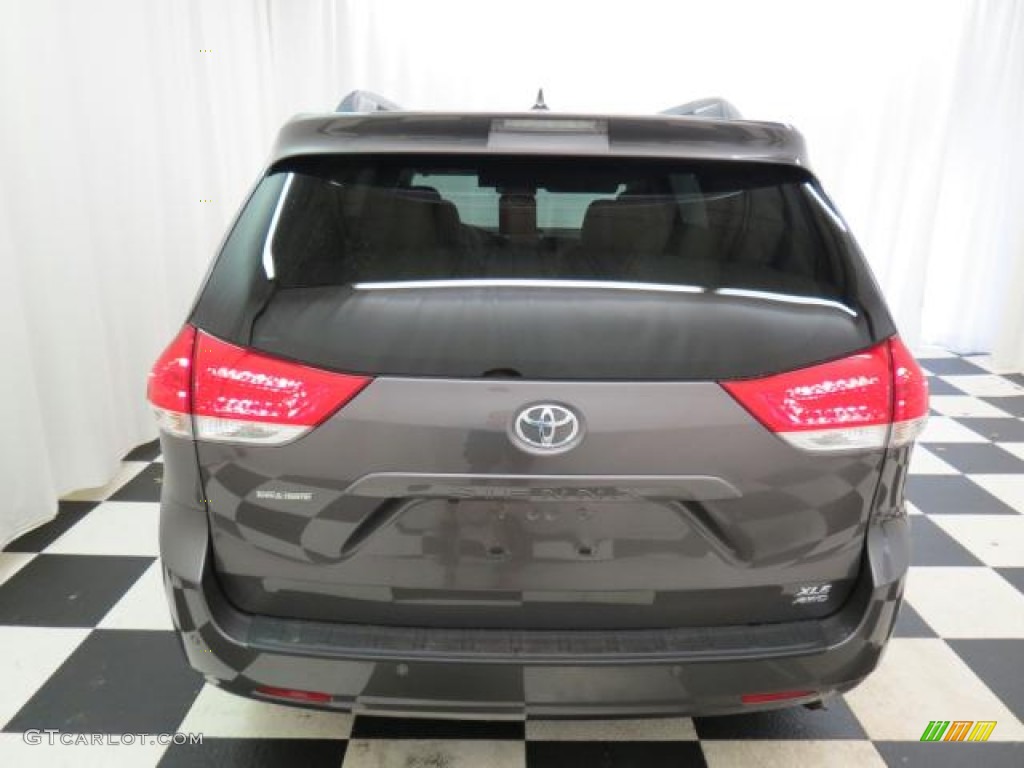 2012 Sienna XLE AWD - Predawn Gray Mica / Light Gray photo #24