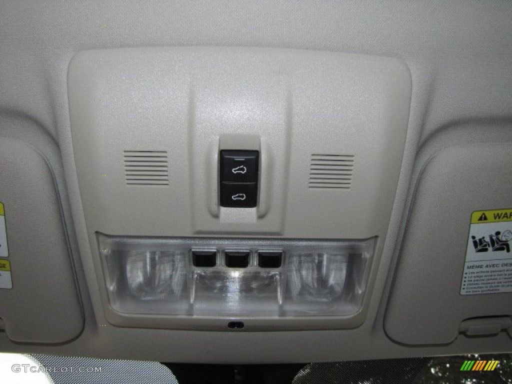 2012 Land Rover LR4 HSE Controls Photo #74529524