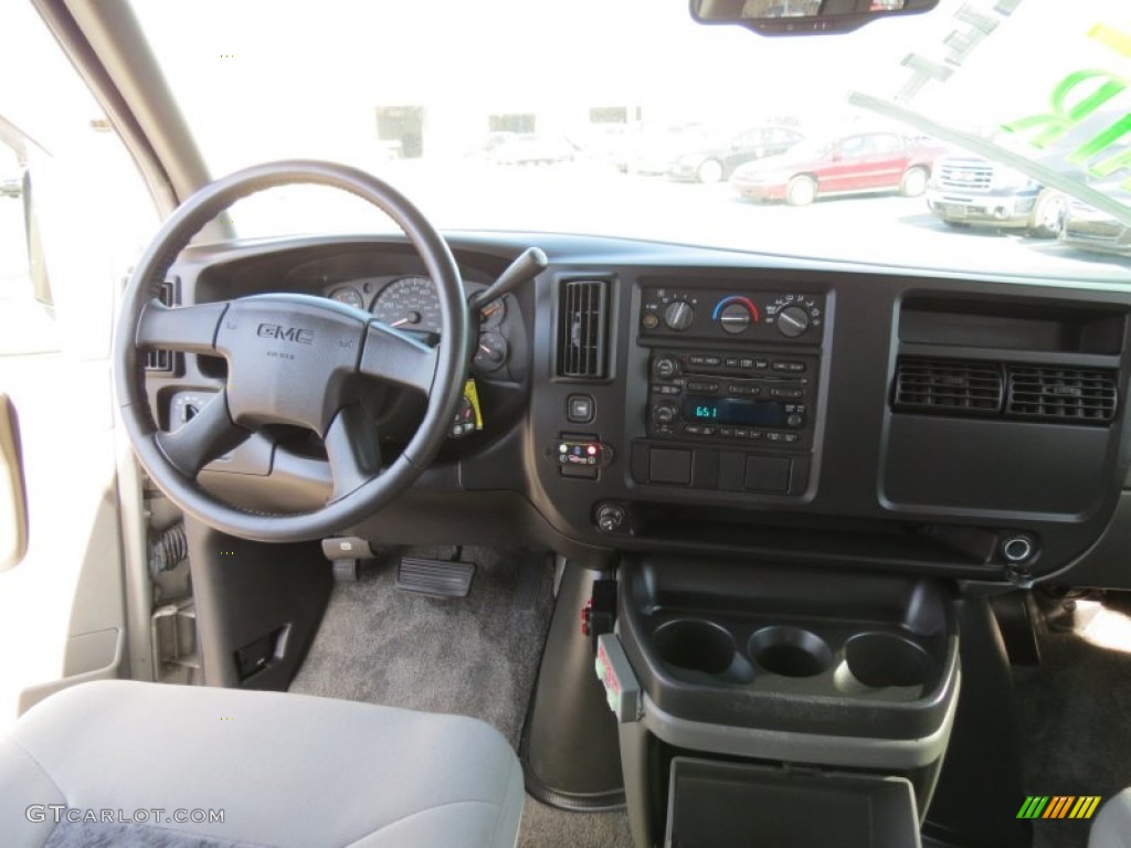 2007 Savana Van LS 1500 Passenger Conversion - Silver Birch Metallic / Medium Pewter photo #18