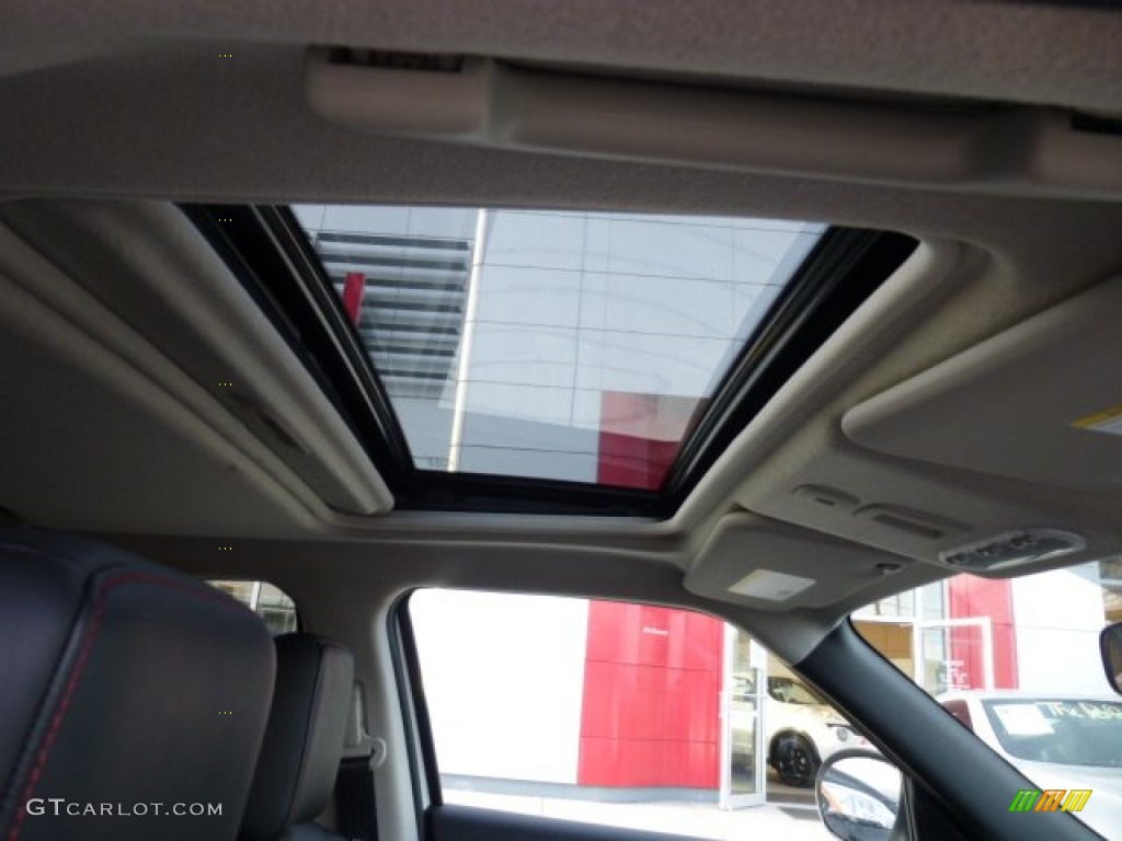 2013 Nissan Juke SL AWD Sunroof Photos