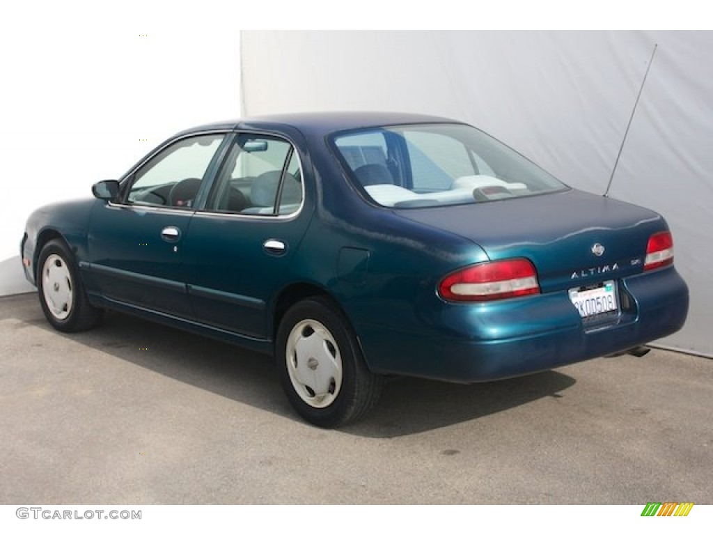 1995 Altima GXE - Blue Emerald / Grey photo #2