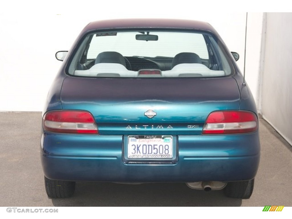 1995 Altima GXE - Blue Emerald / Grey photo #9