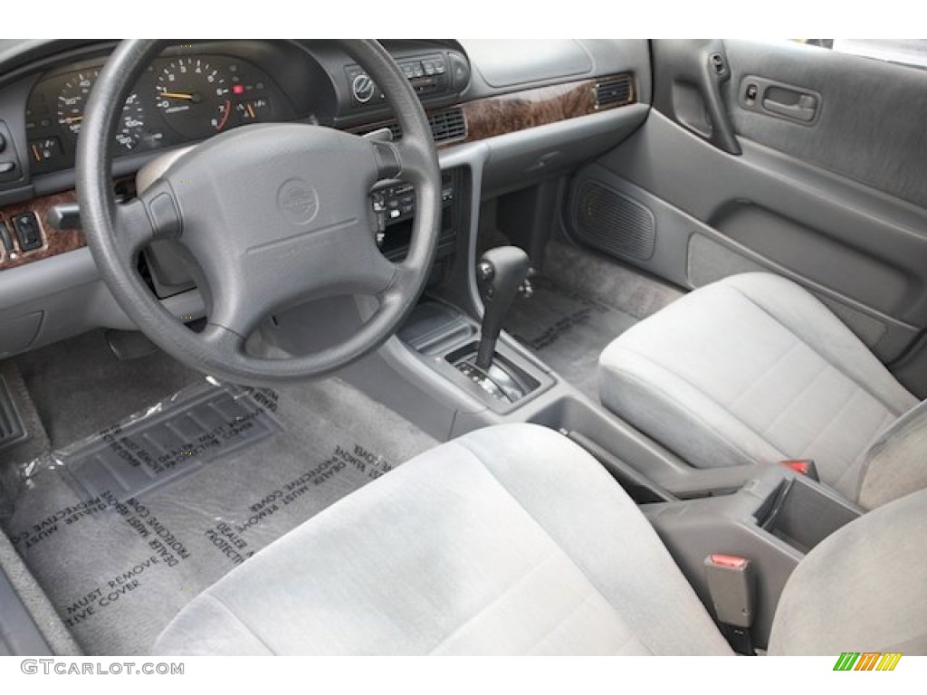 Grey Interior 1995 Nissan Altima GXE Photo #74539492