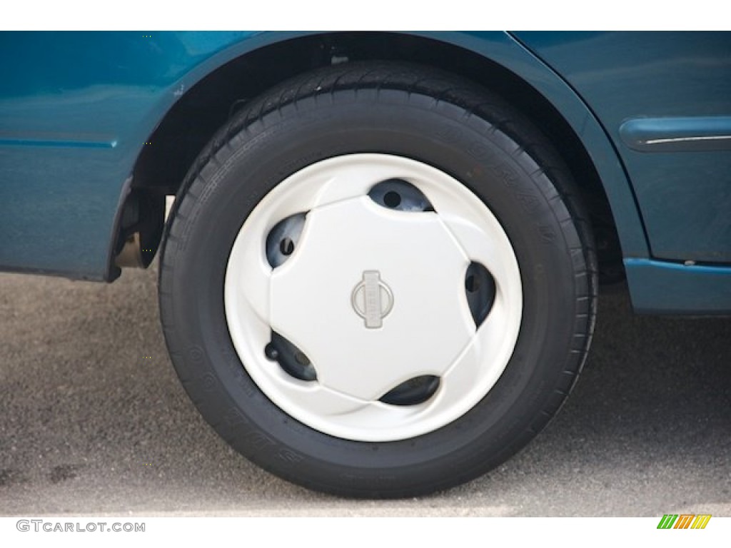 1995 Nissan Altima GXE Wheel Photo #74539712