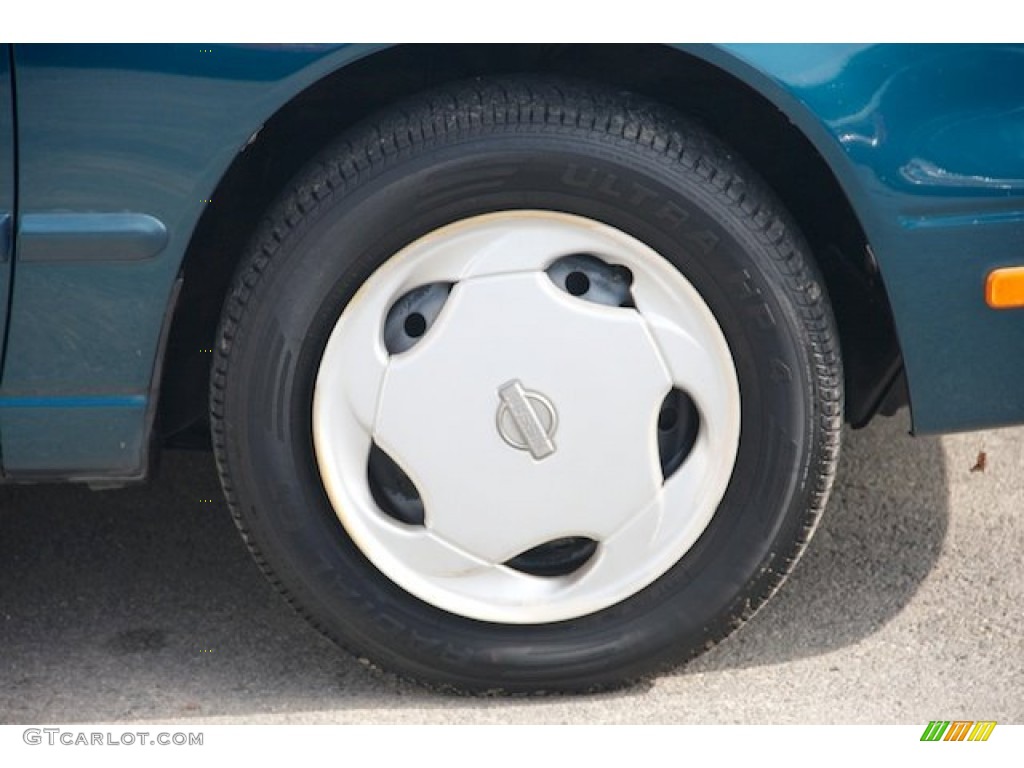 1995 Nissan Altima GXE Wheel Photo #74539719