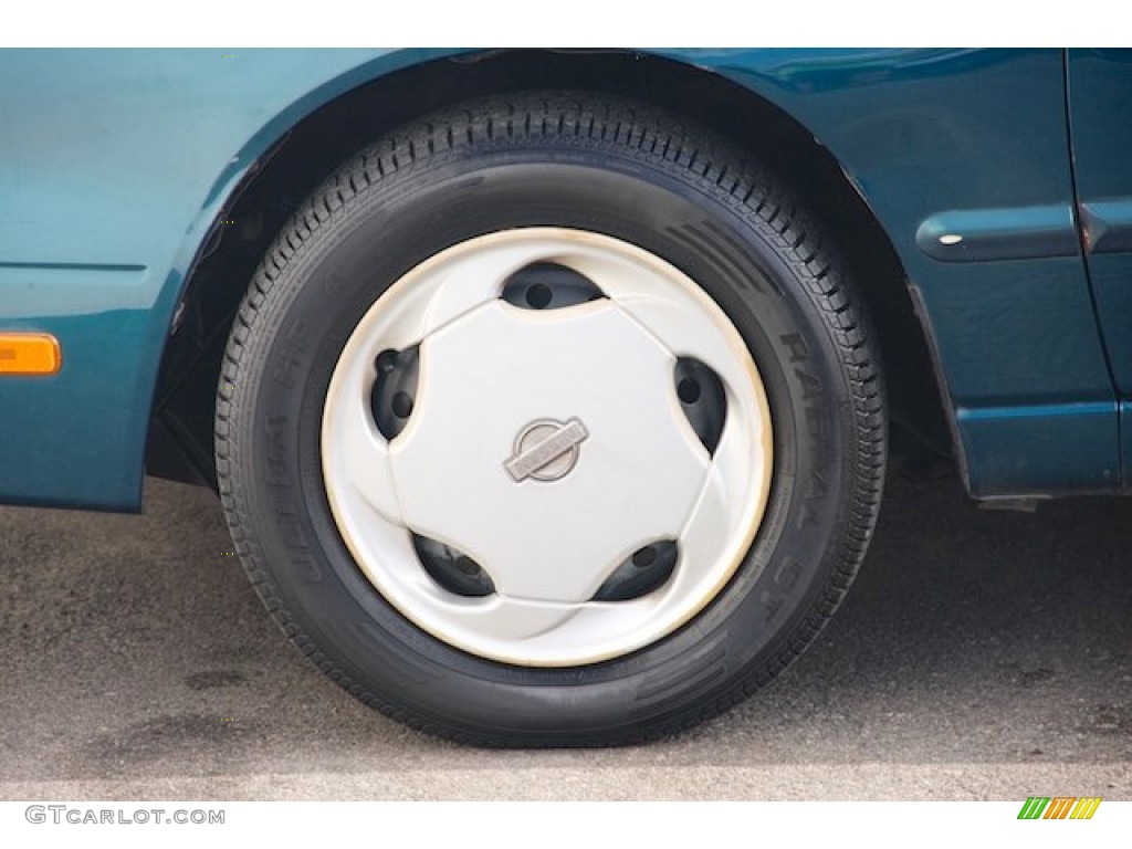 1995 Nissan Altima GXE Wheel Photo #74539733