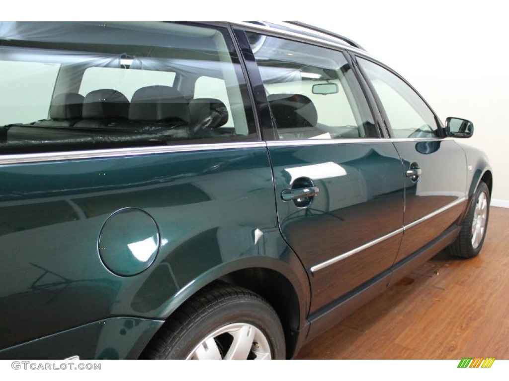 2002 Passat GLX Wagon - Pine Green Metallic / Black photo #8