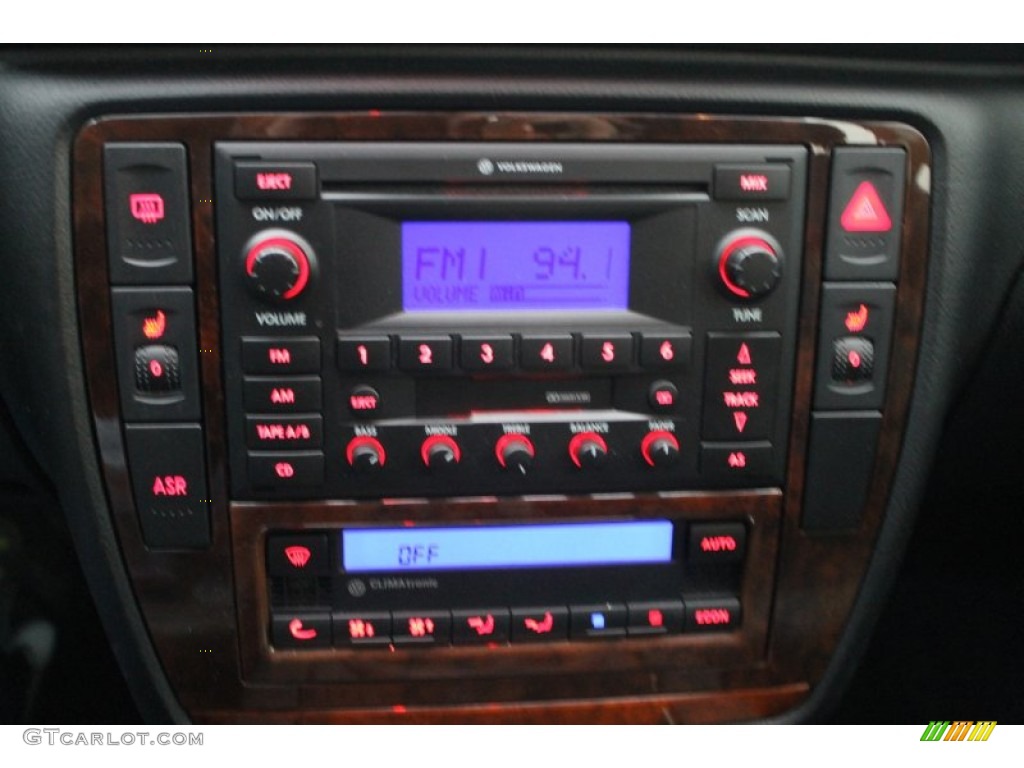 2002 Volkswagen Passat GLX Wagon Controls Photo #74546335