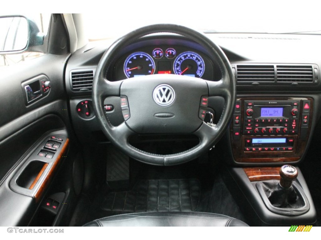 2002 Volkswagen Passat GLX Wagon Dashboard Photos