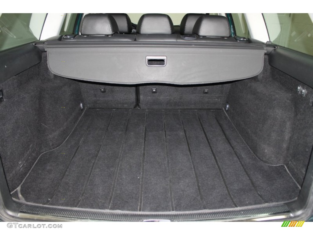 2002 Volkswagen Passat GLX Wagon Trunk Photos