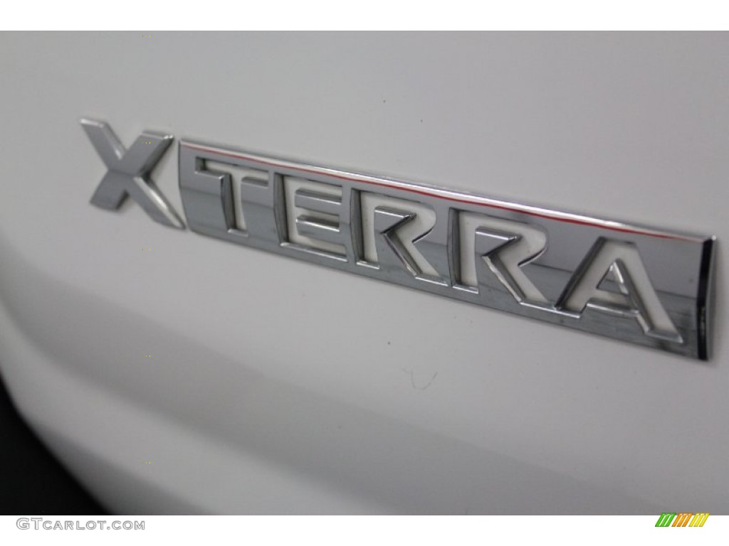 2006 Xterra S 4x4 - Avalanche White / Desert/Graphite photo #64