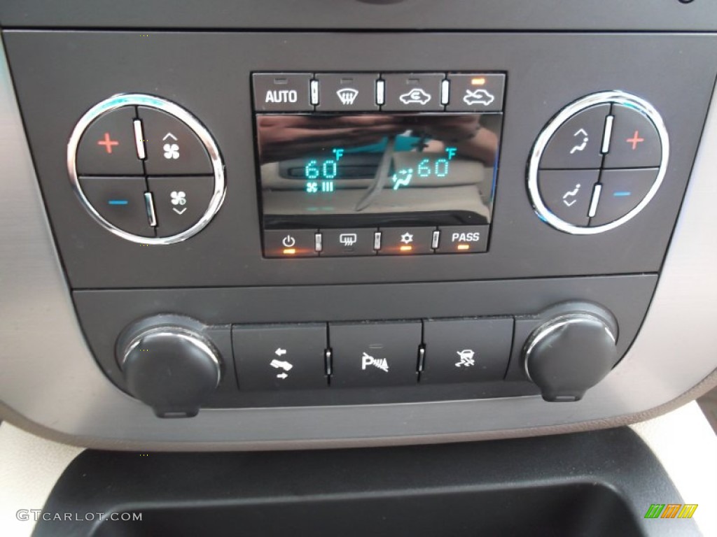 2009 GMC Sierra 1500 SLT Crew Cab Controls Photo #74553414