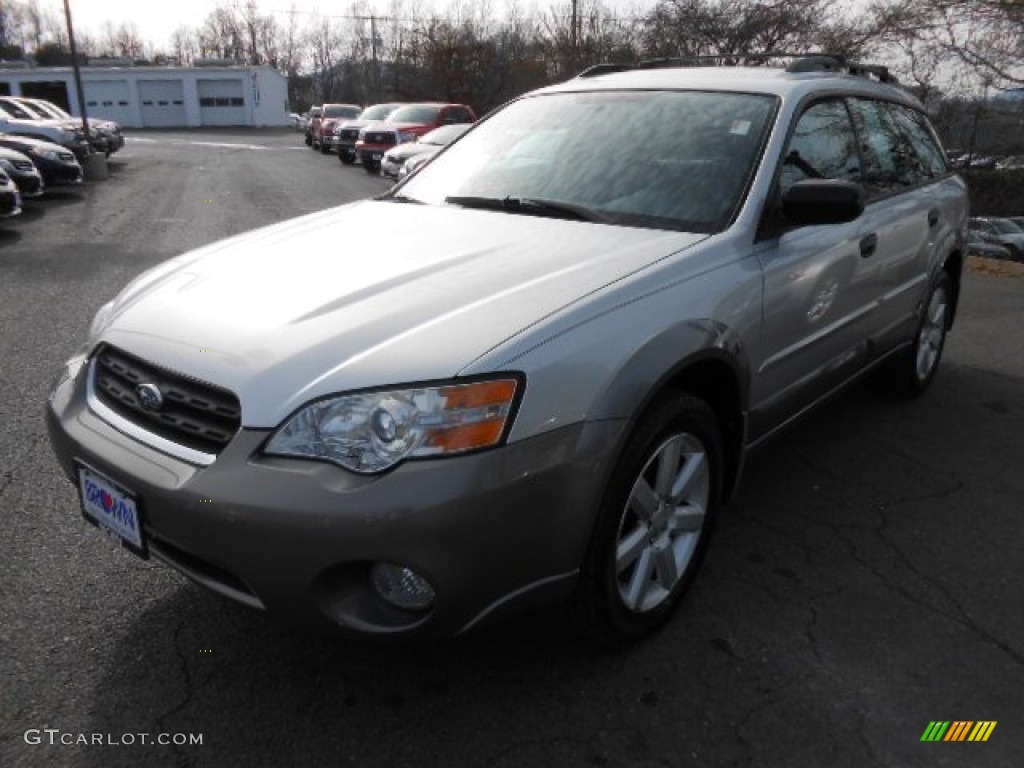 2007 Outback 2.5i Wagon - Brilliant Silver Metallic / Dark Charcoal Tweed photo #3