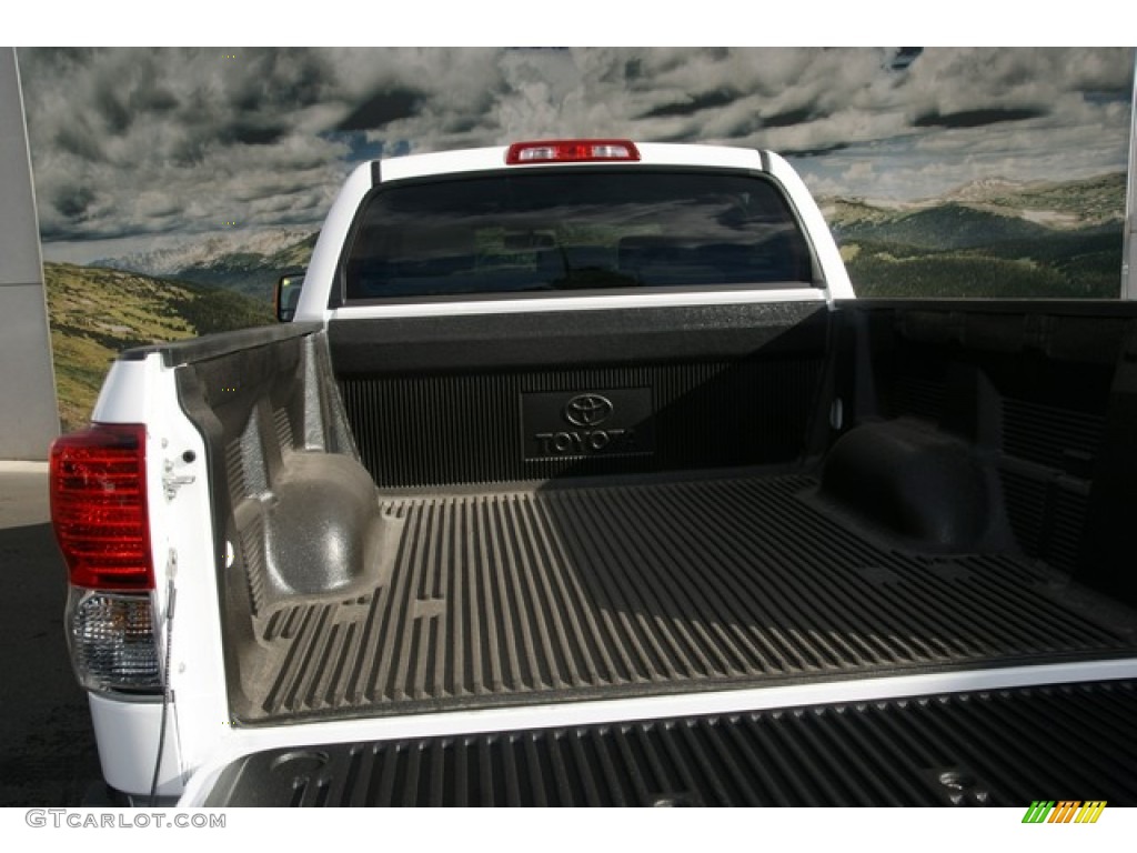 2013 Tundra CrewMax 4x4 - Super White / Graphite photo #8