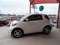 2012 Blizzard White Pearl Scion iQ   photo #4