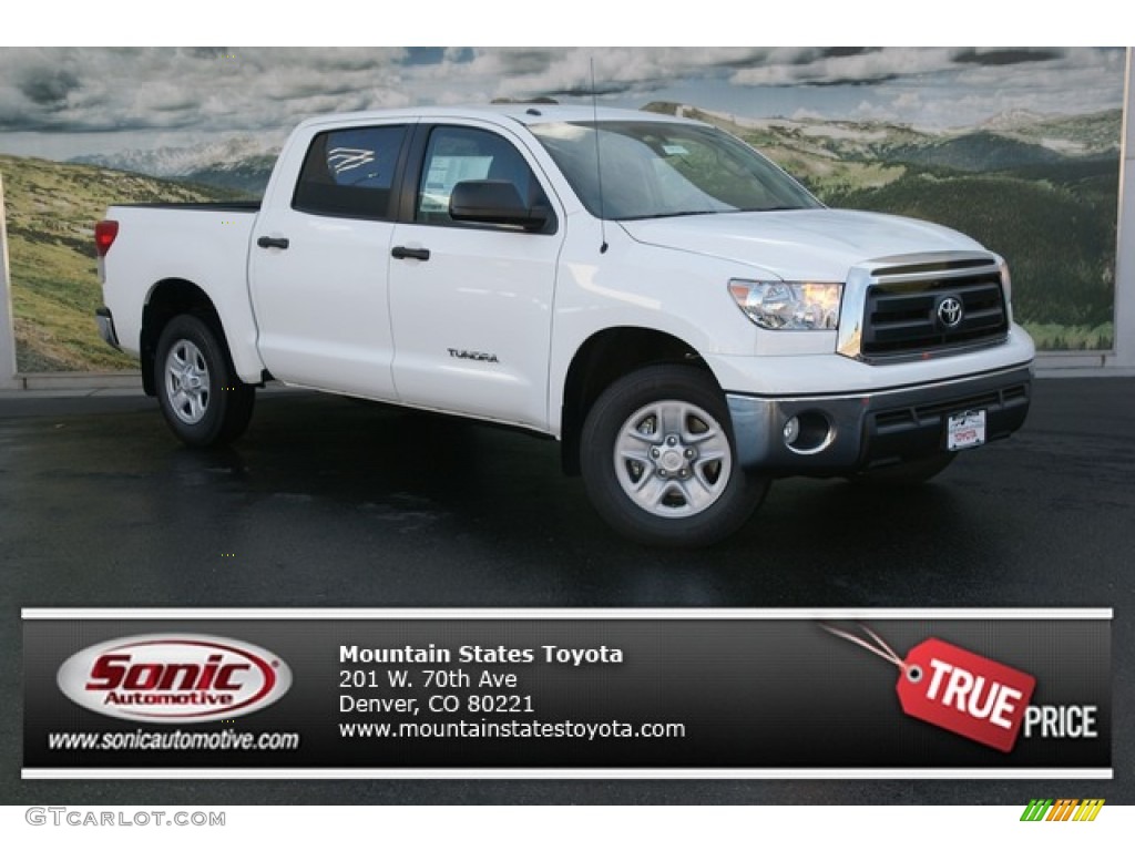 2013 Tundra CrewMax 4x4 - Super White / Graphite photo #1