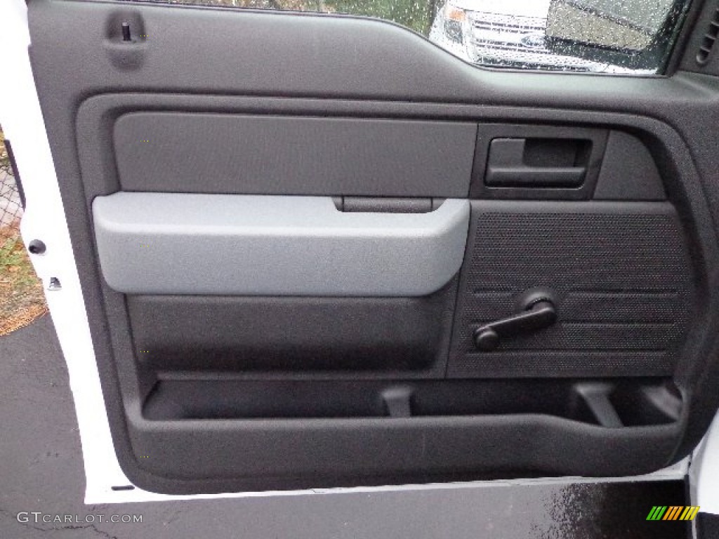 2013 Ford F150 XL Regular Cab 4x4 Steel Gray Door Panel Photo #74565374