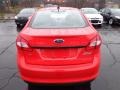 Race Red - Fiesta SE Sedan Photo No. 3