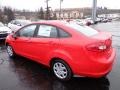 Race Red - Fiesta SE Sedan Photo No. 4