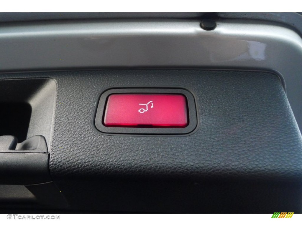 2010 Mercedes-Benz GLK 350 4Matic Controls Photo #74567906