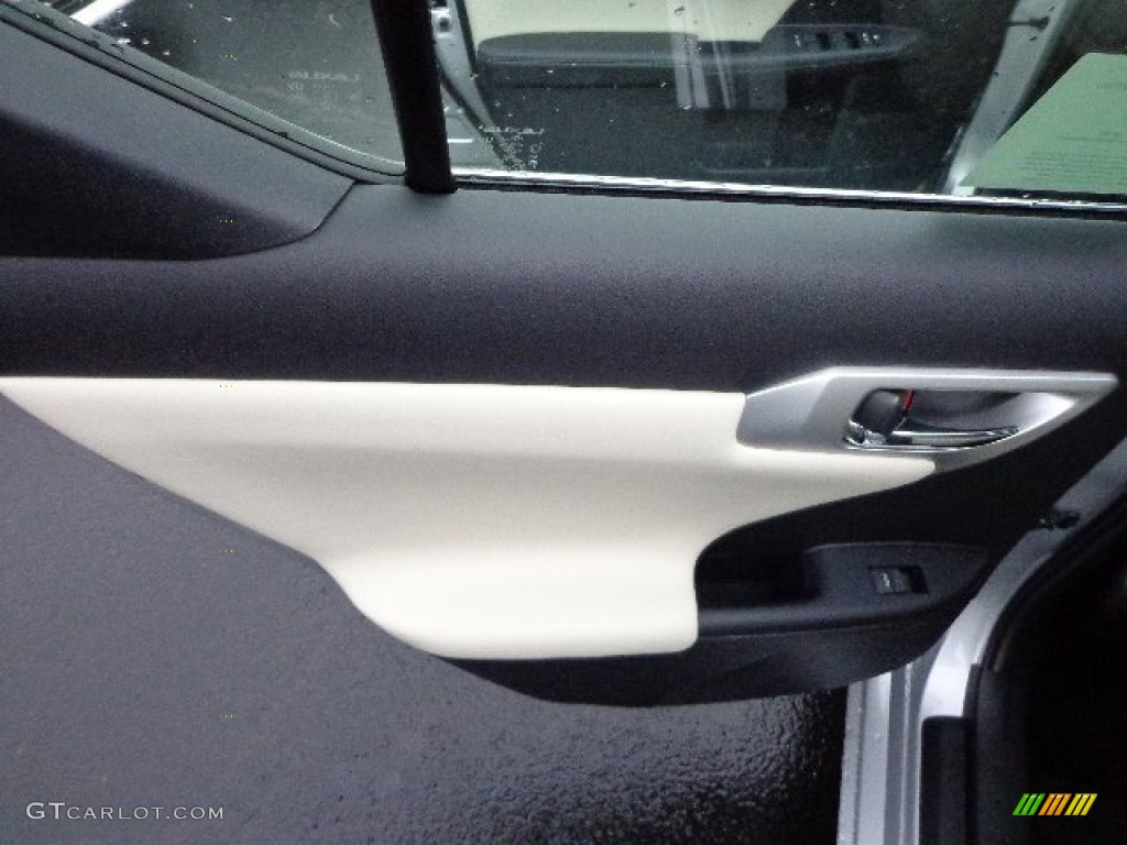 2013 Lexus CT 200h Hybrid Premium Ecru Door Panel Photo #74569498