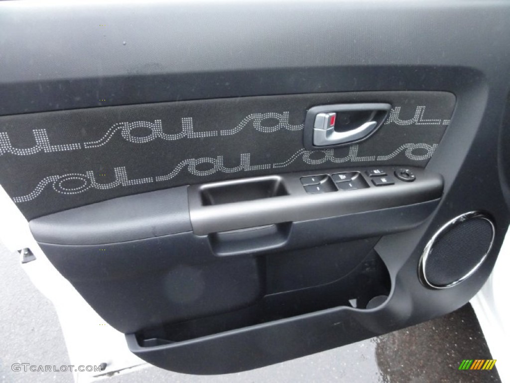 2012 Kia Soul + Black Soul Logo Cloth Door Panel Photo #74577442