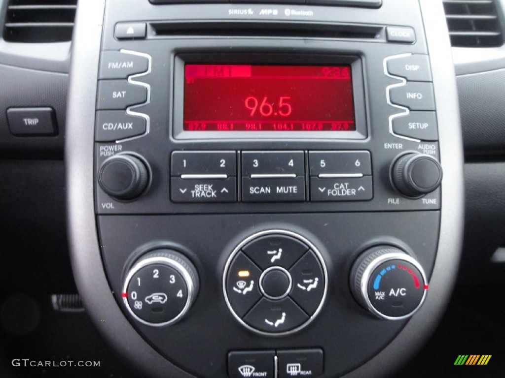 2012 Kia Soul + Controls Photo #74577705