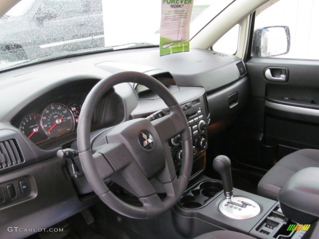 2008 Mitsubishi Endeavor LS AWD Dashboard Photos