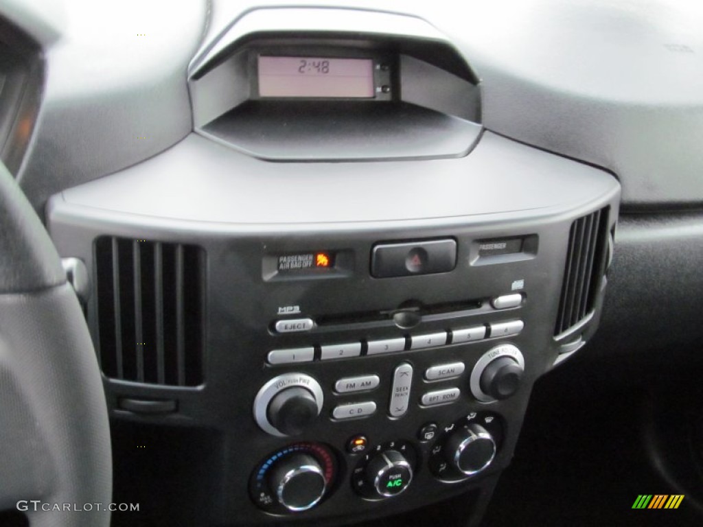 2008 Mitsubishi Endeavor LS AWD Controls Photos