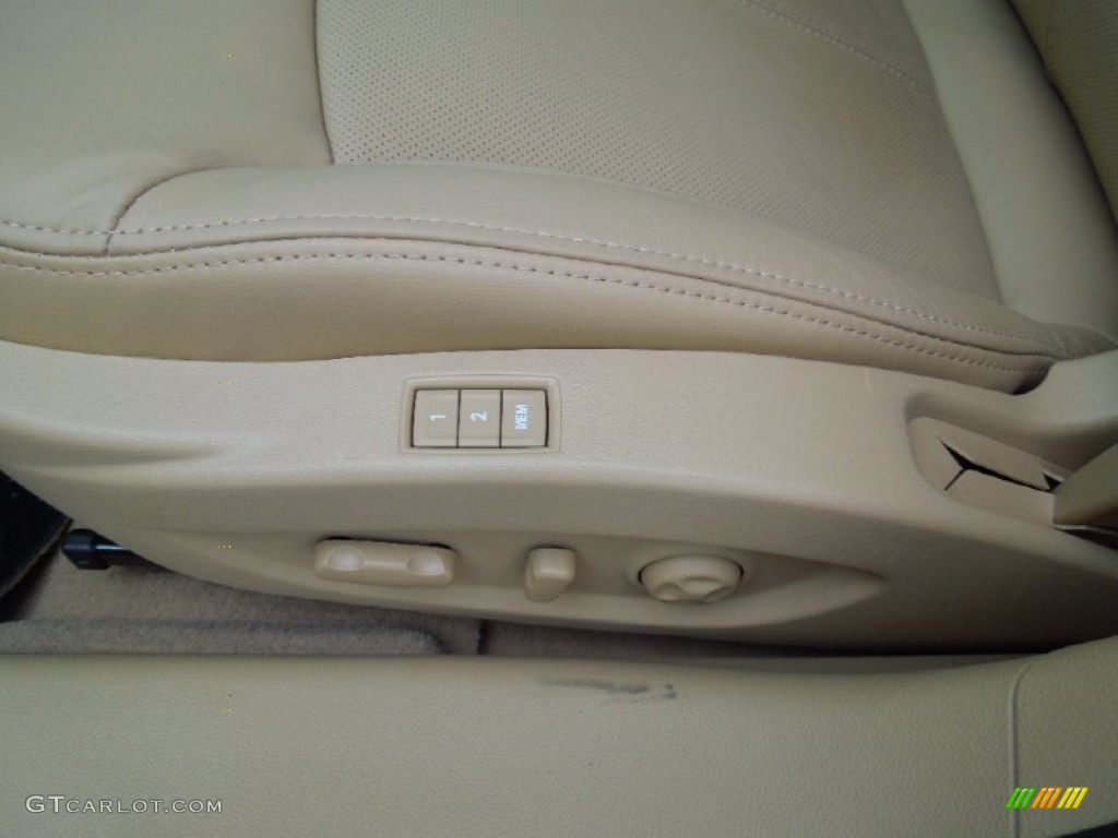 2013 Buick LaCrosse FWD Front Seat Photo #74580854