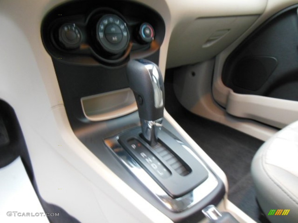 2011 Fiesta SE Hatchback - Oxford White / Light Stone/Charcoal Black Cloth photo #12