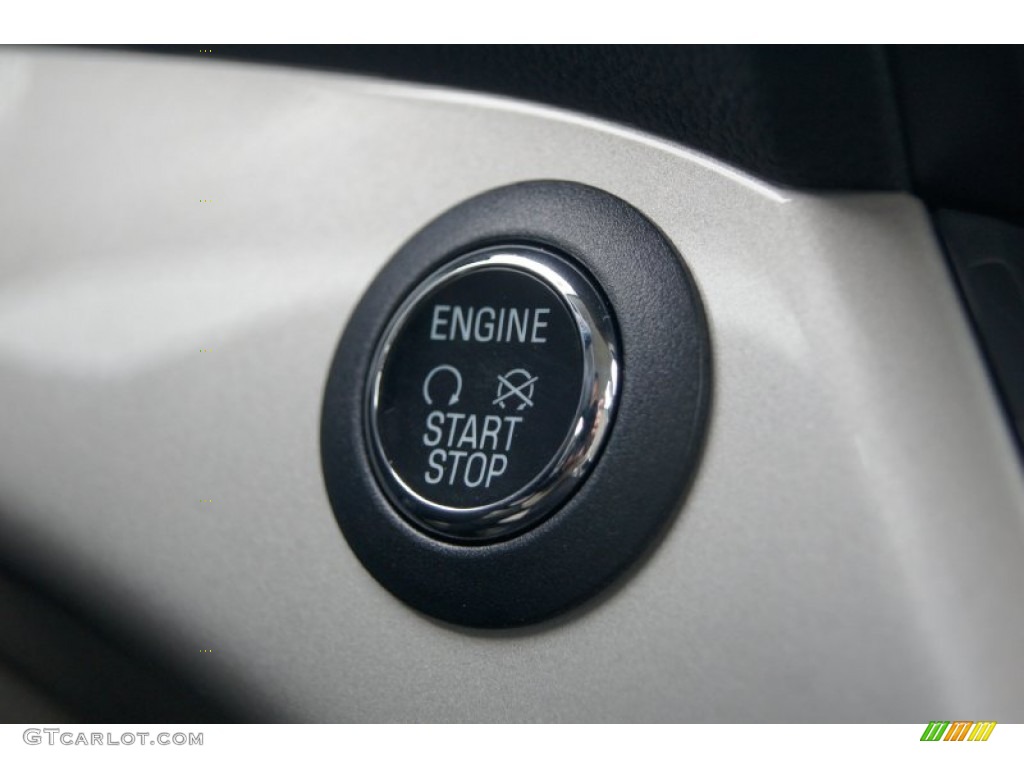 2013 Ford C-Max Hybrid SEL Controls Photo #74582603