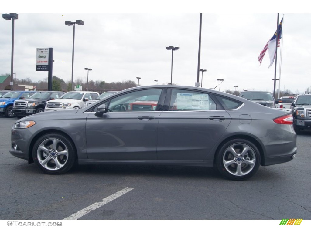 2013 Fusion SE 2.0 EcoBoost - Sterling Gray Metallic / SE Appearance Package Charcoal Black/Red Stitching photo #5